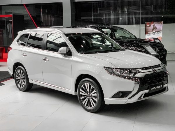 Mitsubishi-Outlander-CVT-Tieu-chuan-mau-trang